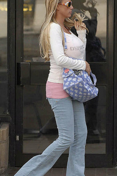 Katie Price Hot Ass In Tight Jeans
