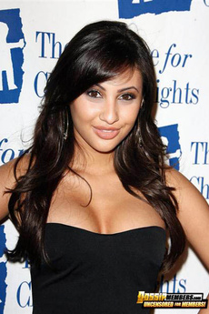 Glam Teen Queen Francia Raisa Loves Showing Skin In Pictures