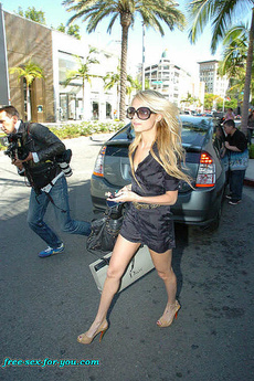 Nicole Richie Hot In Short Shorts And High Heels
