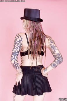 Dreadlocked Tattooed Goth Blonde In Top Hat Heels