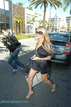 Nicole Richie Hot In Short Shorts And High Heels