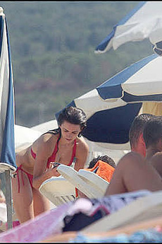 Penelope Cruz Big Boobs In A Bikini
