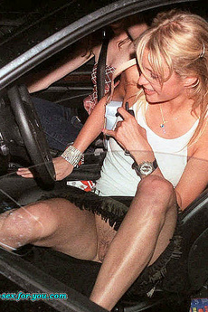 Paris Hilton Looks Hot In Tight Jeans