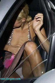 Paris Hilton Drunk Flashes Ass Upskirt